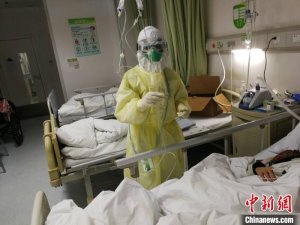 �����ܾ��������Ǻ�� 90��Ů��ʿ�������ܻ�ӭС���