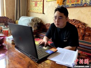 ����3831�����и����ߣ�����ϣ����У���ѧҵ